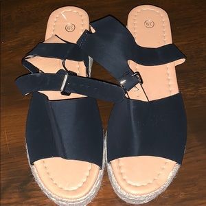 Never Worn. Didn’t fit😔